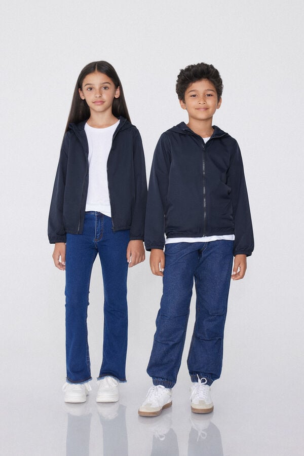 Chaqueta t&eacute;cnica con capucha para ni&ntilde;os  