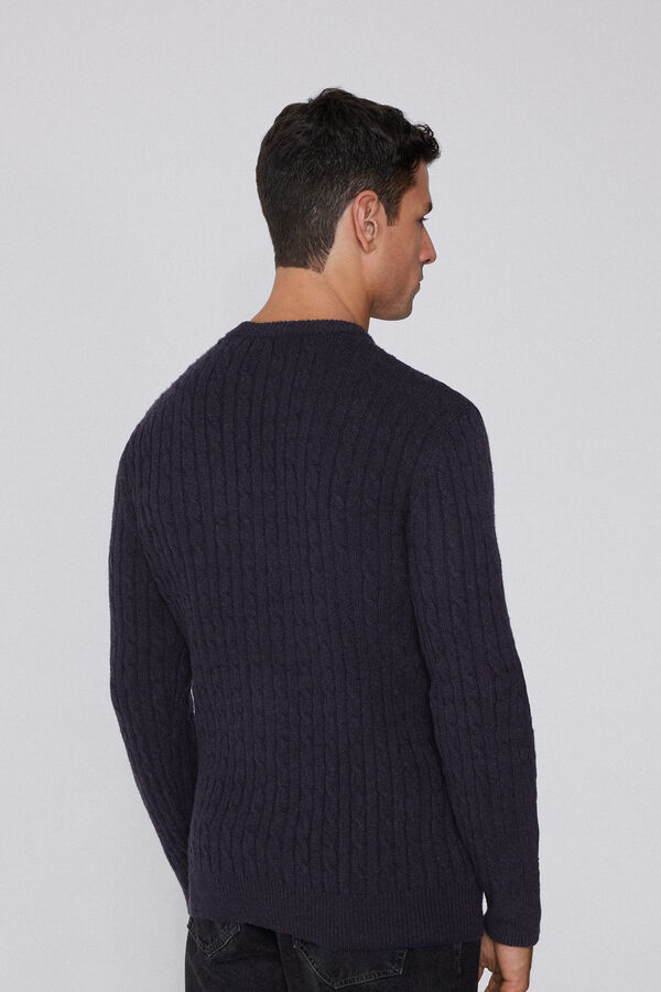 Плотный Джемпер с Круглым Вырезом и Узором &laquo;Косы&raquo;  