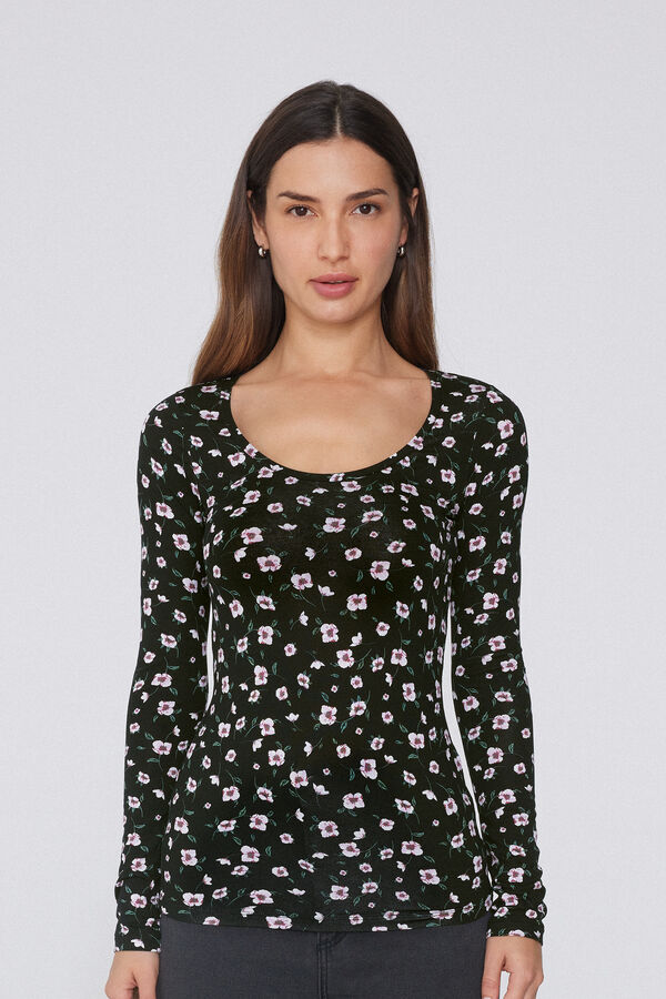 Langarmshirt mit weitem Ausschnitt aus bedruckter Viskose  