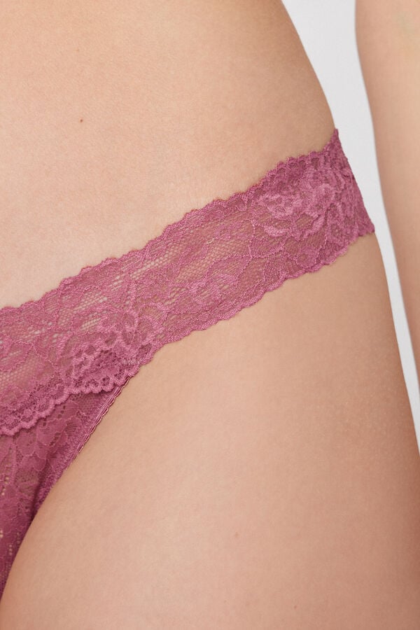 String &Eacute;chancr&eacute; en Dentelle Recycl&eacute;e  