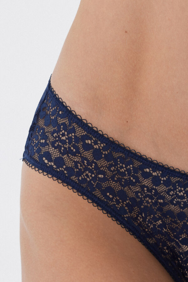 Hagyom&aacute;nyos Fazon&uacute; Csipke Bugyi  