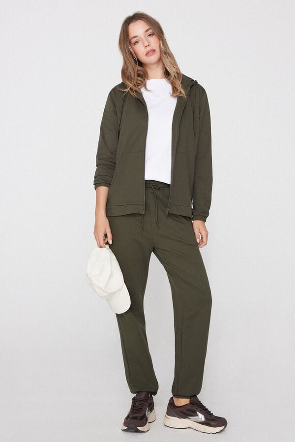 Jogger Bev&aacute;gott Zsebbel &eacute;s &Ouml;sszeh&uacute;z&oacute; Zsin&oacute;rral  