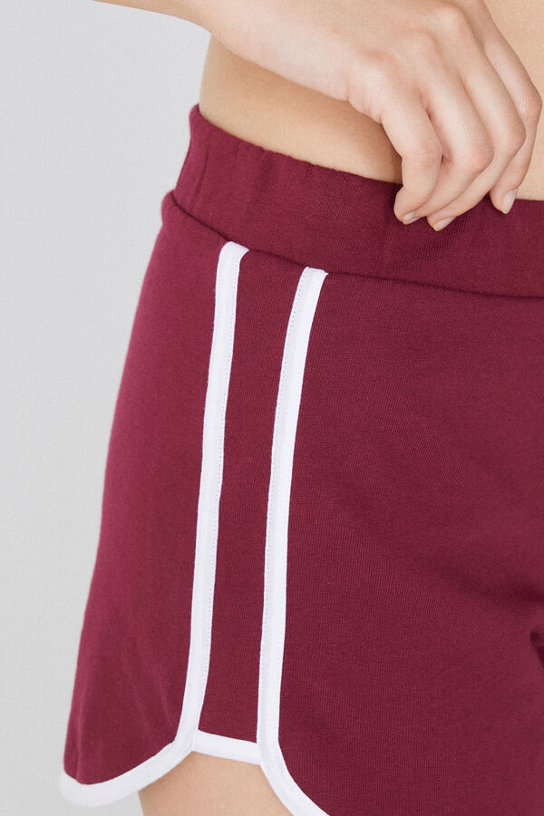 Sweatshorts mit Paspelierung  