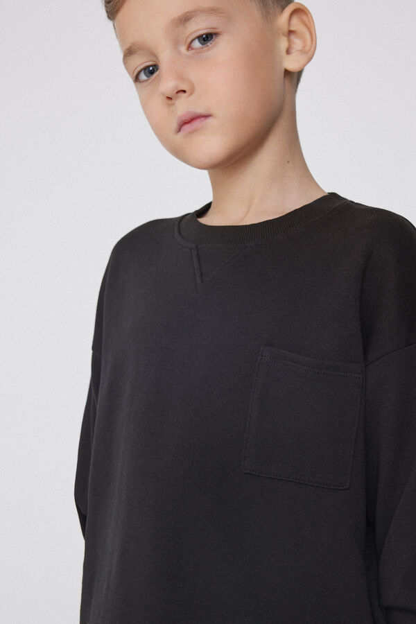 Langarm-Sweatshirt mit Rundhalsausschnitt und Brusttasche f&uuml;r Jungen  
