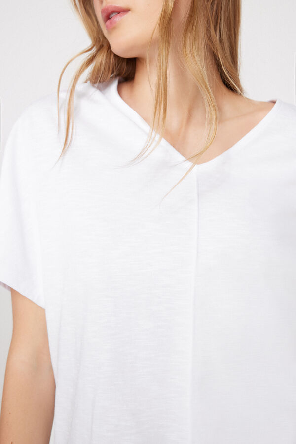 100% Slub Cotton V-Neck T-Shirt  