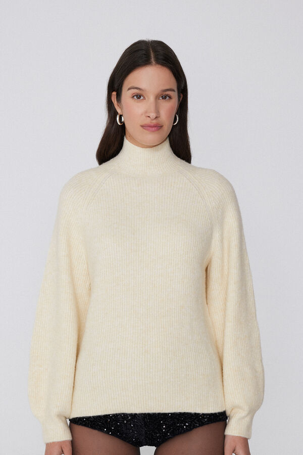 Светр у Рубчик із Коміром-Стійкою і Довгими Рукавами  