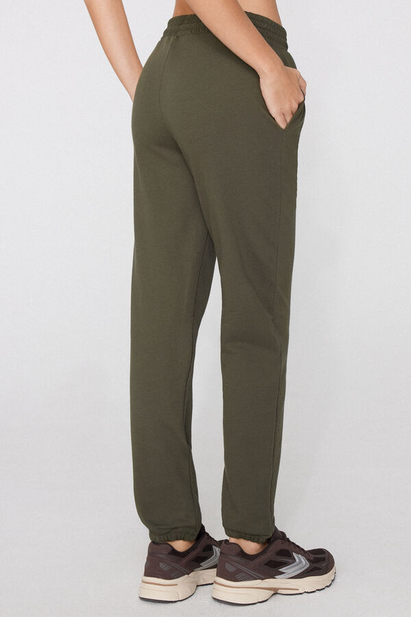 Jogger Bev&aacute;gott Zsebbel &eacute;s &Ouml;sszeh&uacute;z&oacute; Zsin&oacute;rral  