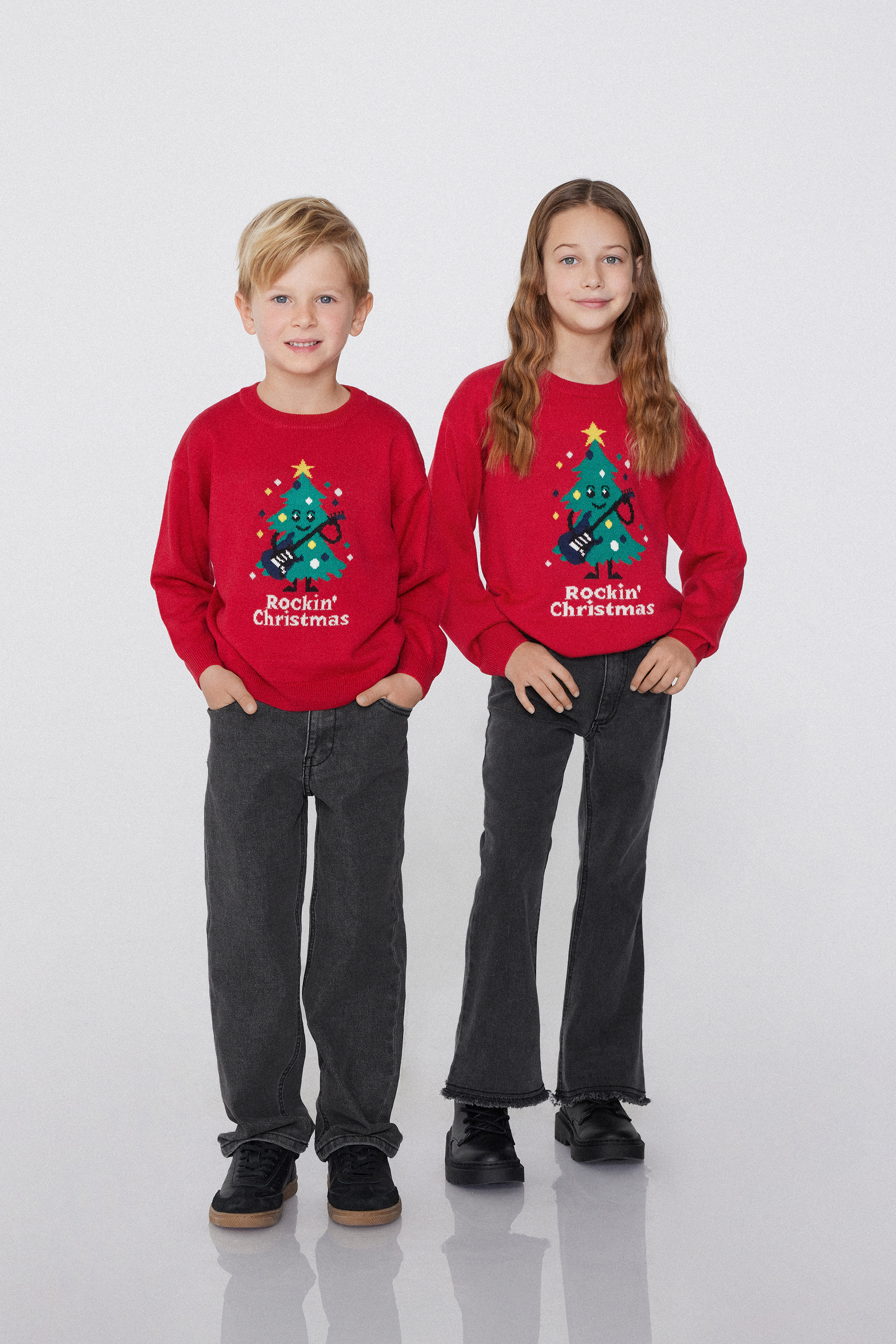 Kids&rsquo; Unisex Rounded Neck Sweater with Christmas Print