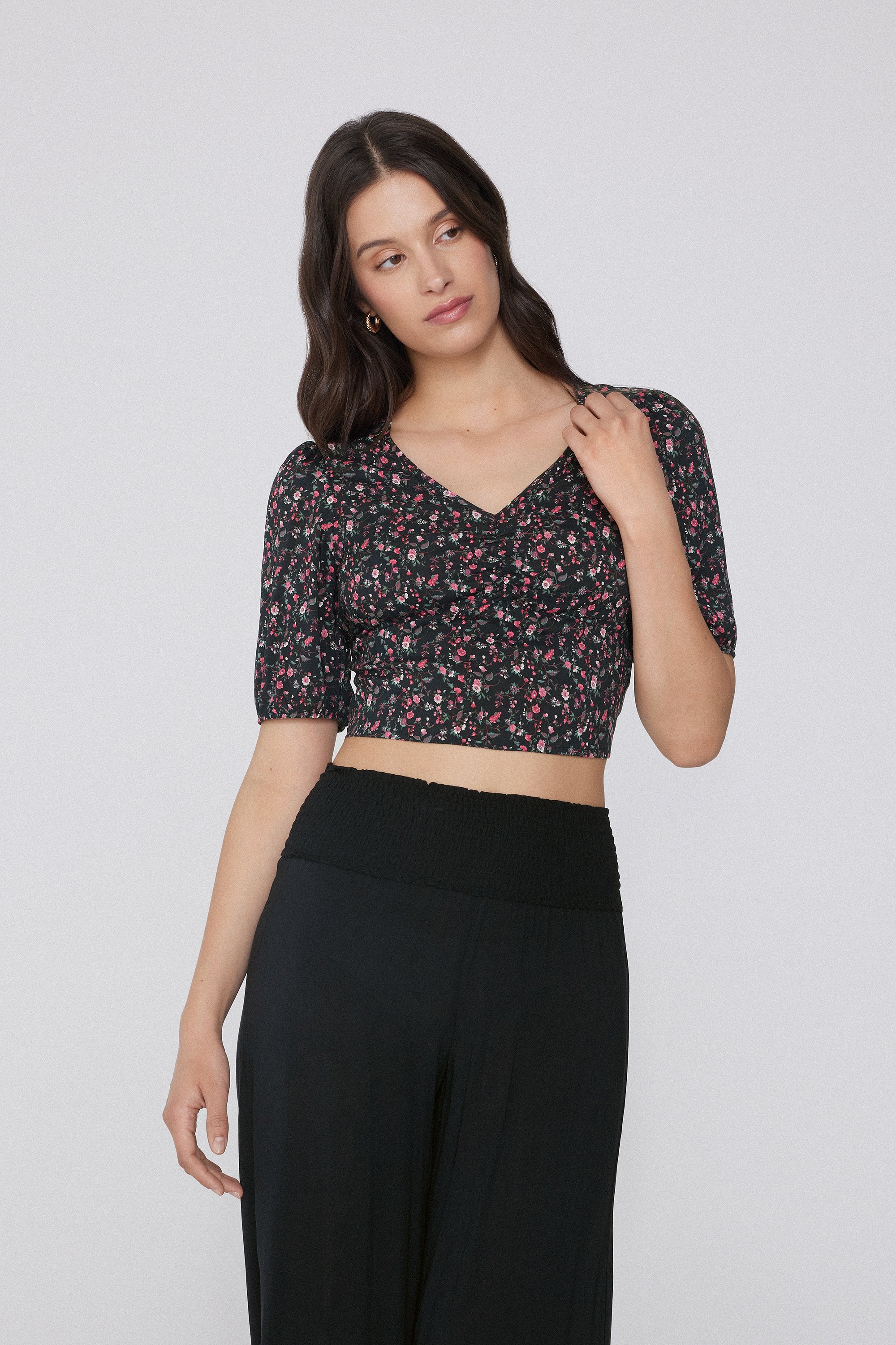 Short-Sleeved Gathered Viscose Crop Top