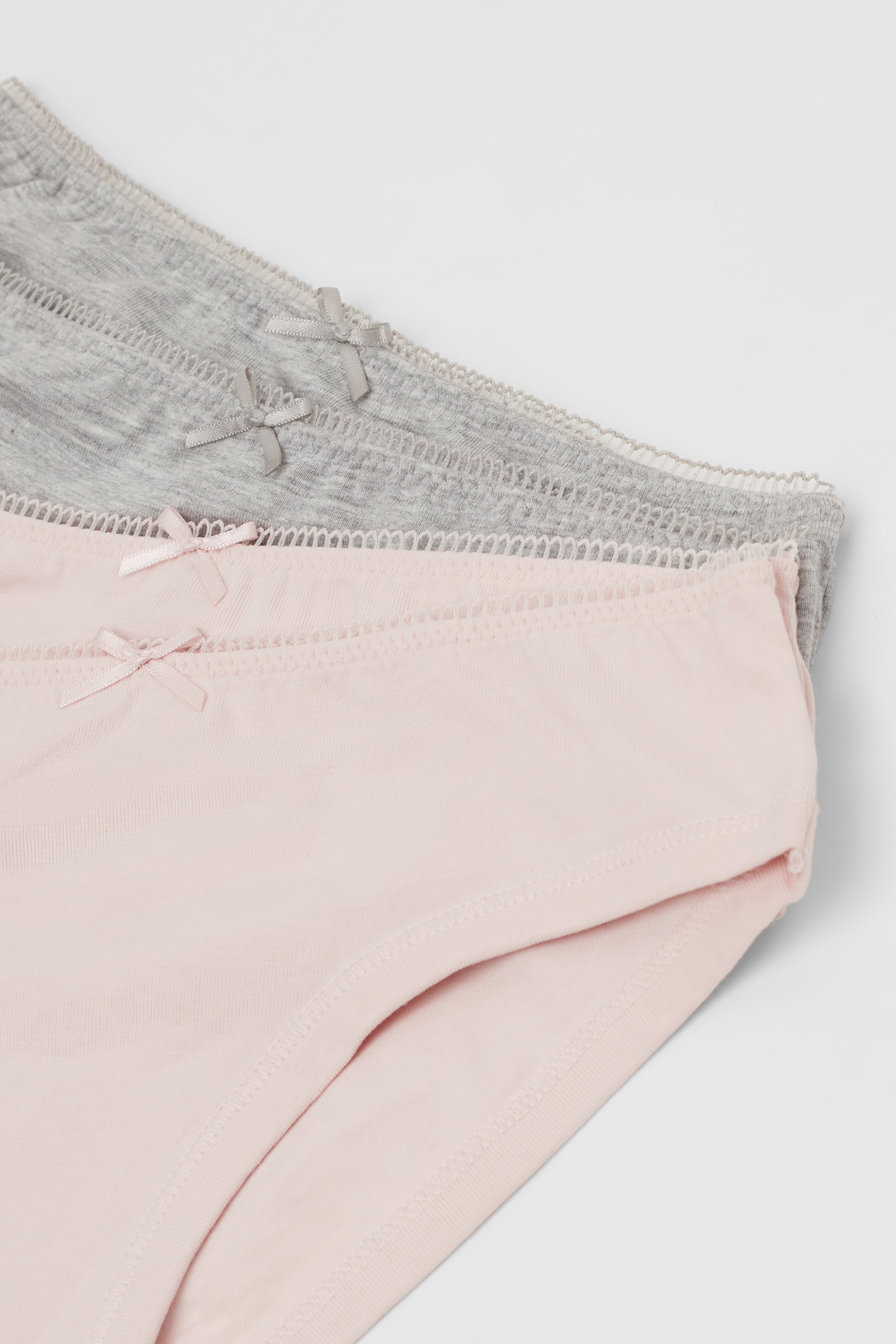 4 Pairs of Girls&rsquo; Basic Cotton Knickers