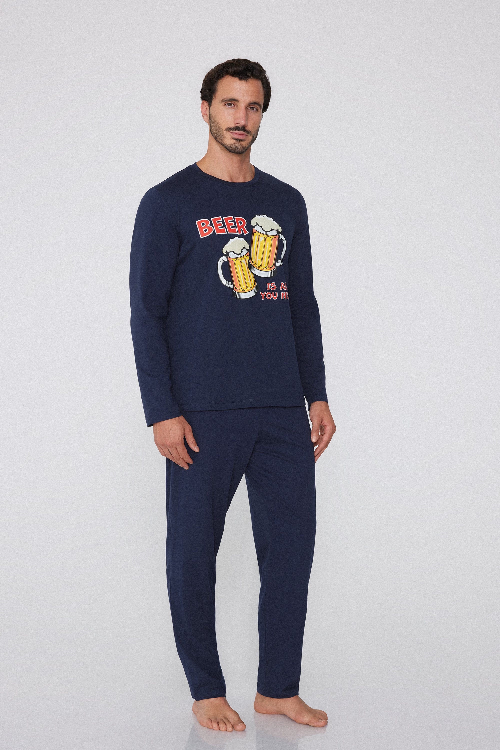 Langer Pyjama aus Baumwolle mit Bierprint