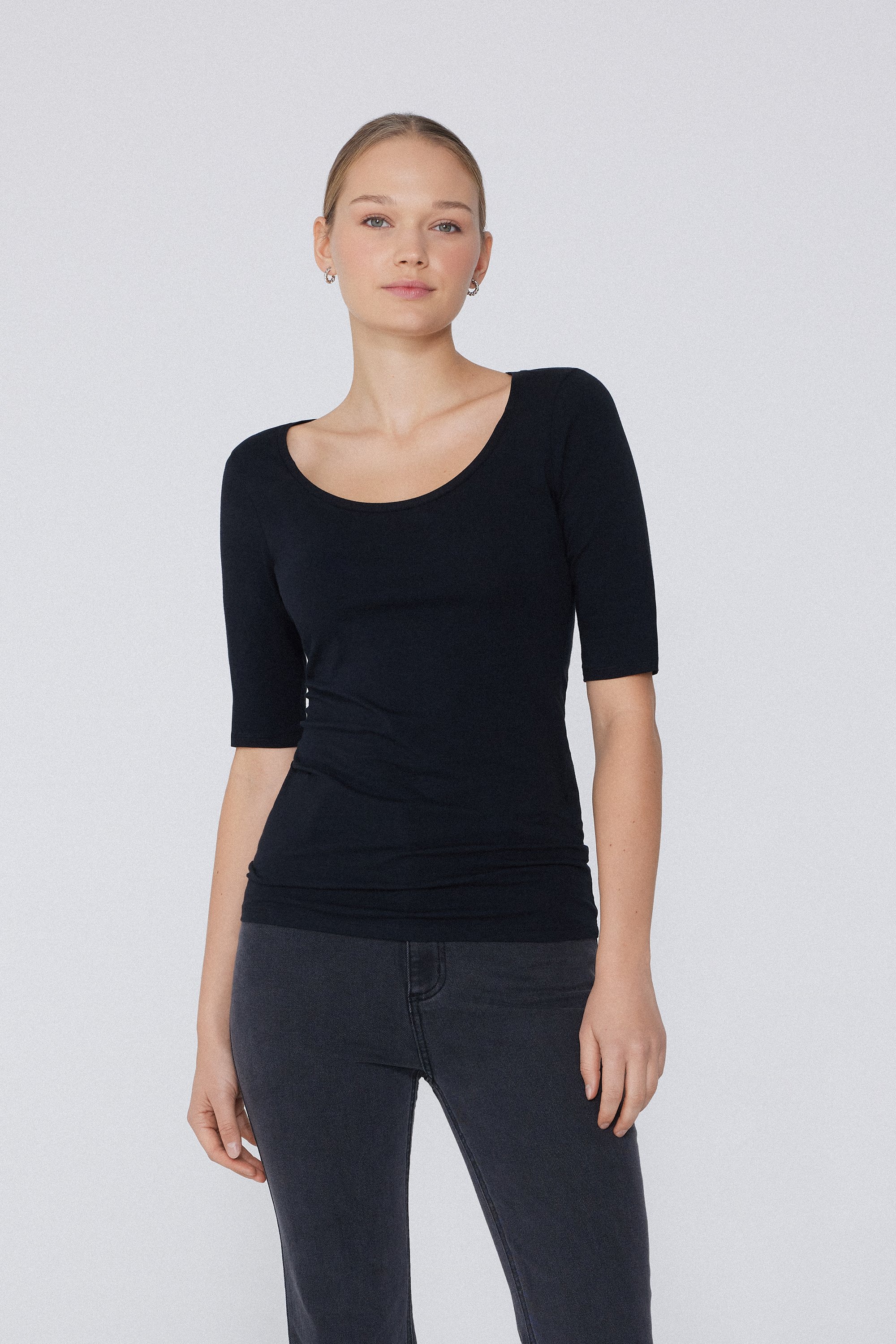 Short-Sleeved Organic Cotton Scoop-Neck Top