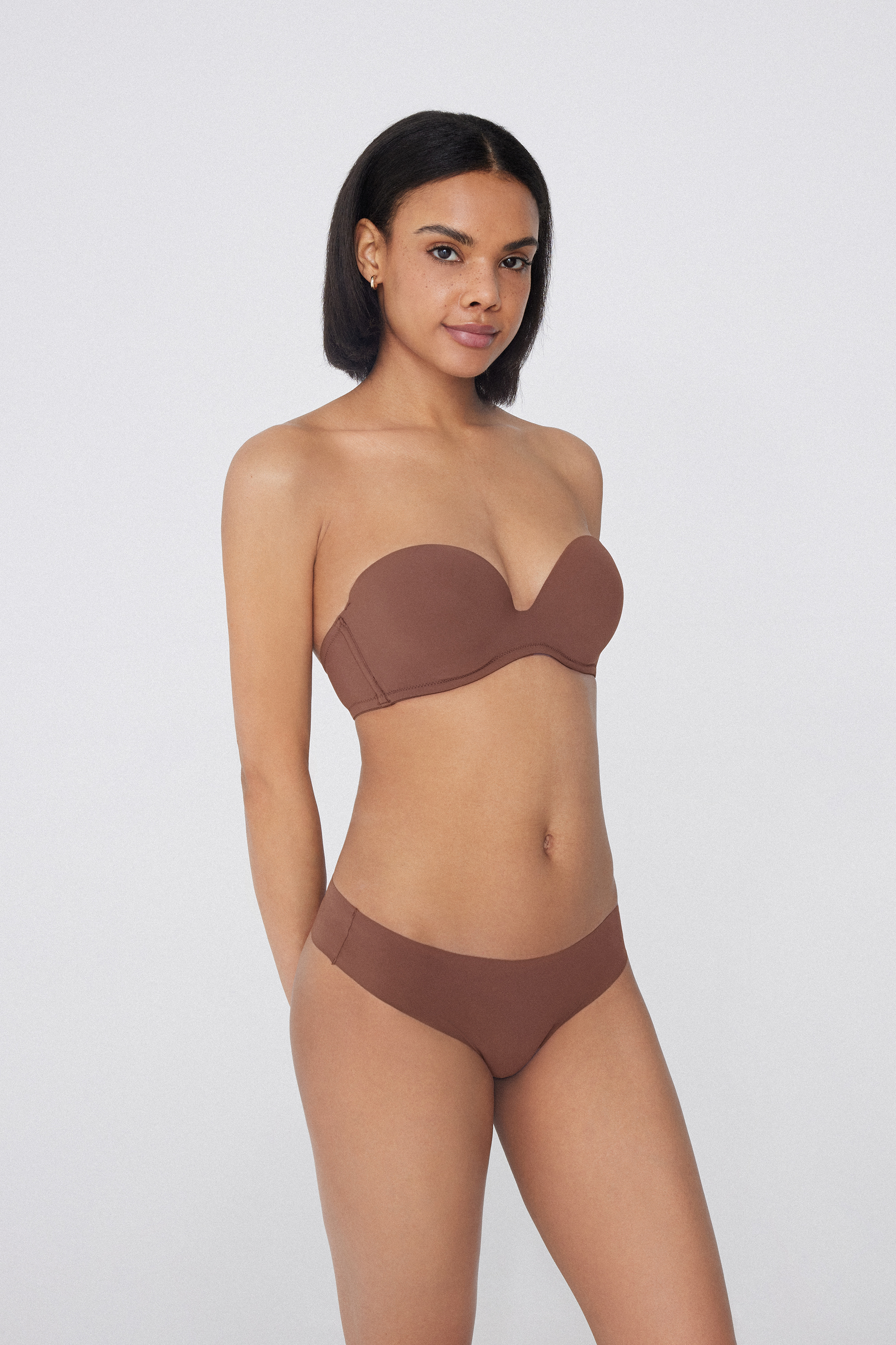 Soutien-gorge bandeau rembourr&eacute; en microfibre