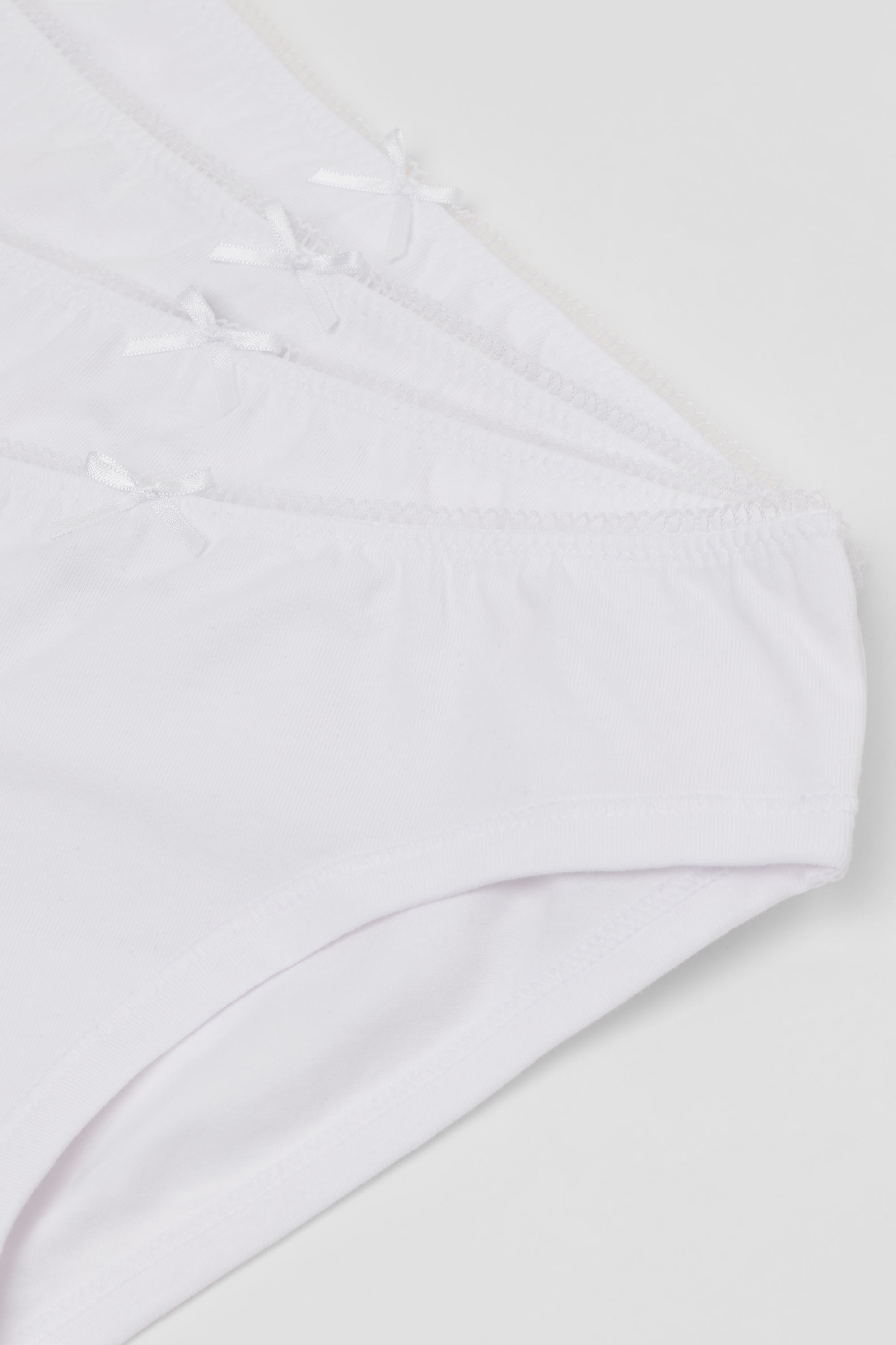4 Pairs of Girls&rsquo; Basic Cotton Knickers