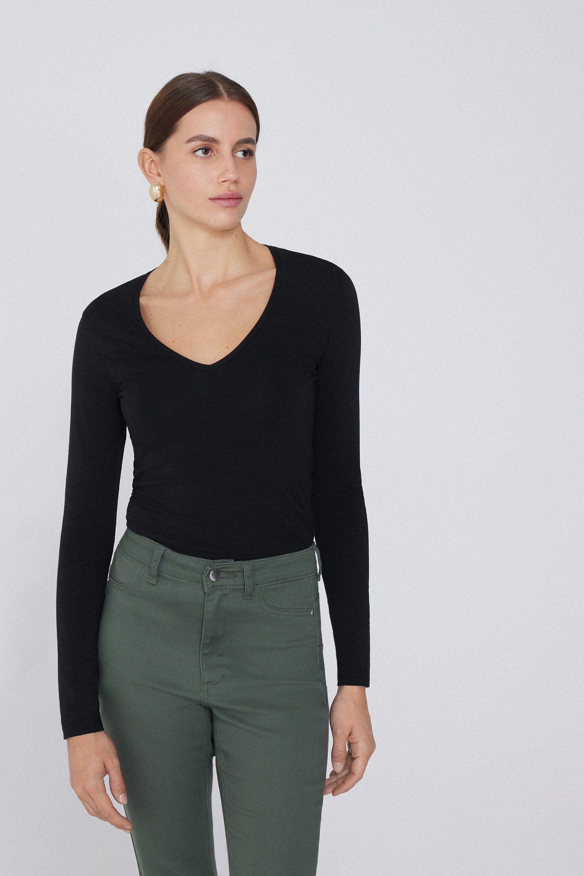 Maglia Manica Lunga Scollo a V in Cotone Organico Elasticizzato