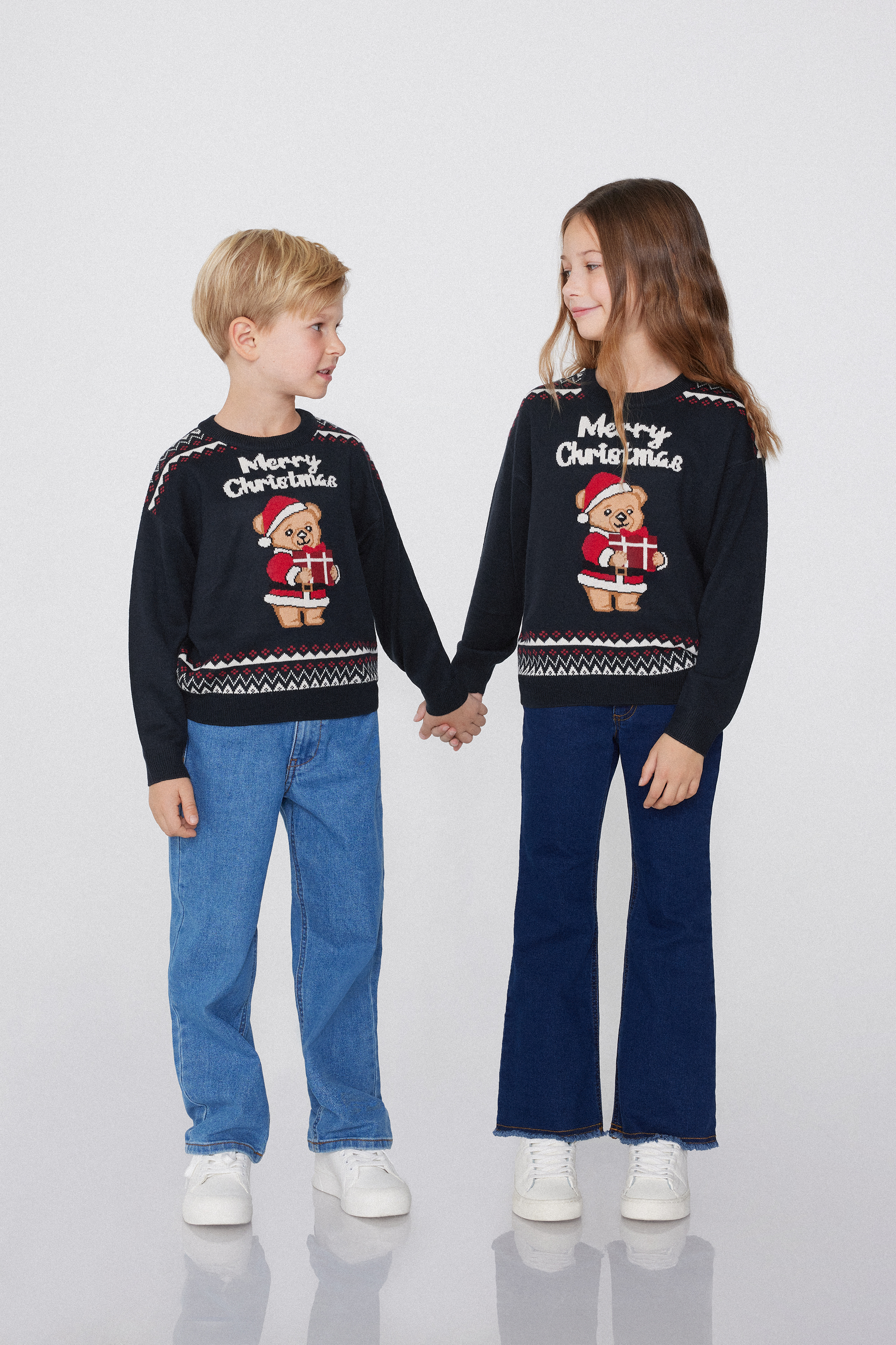 Kids&rsquo; Unisex Rounded Neck Sweater with Christmas Print
