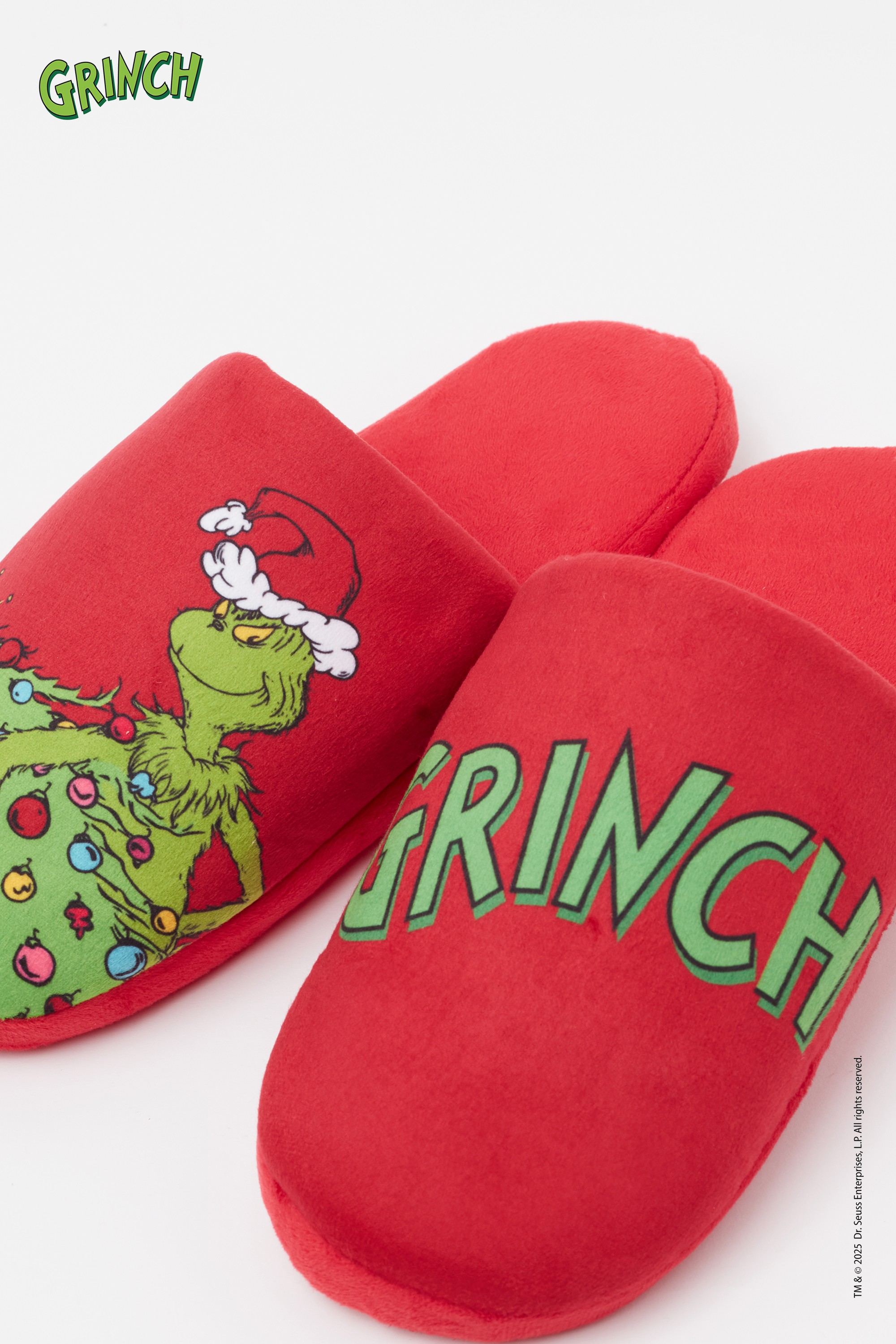 Women&rsquo;s Grinch Print Slippers