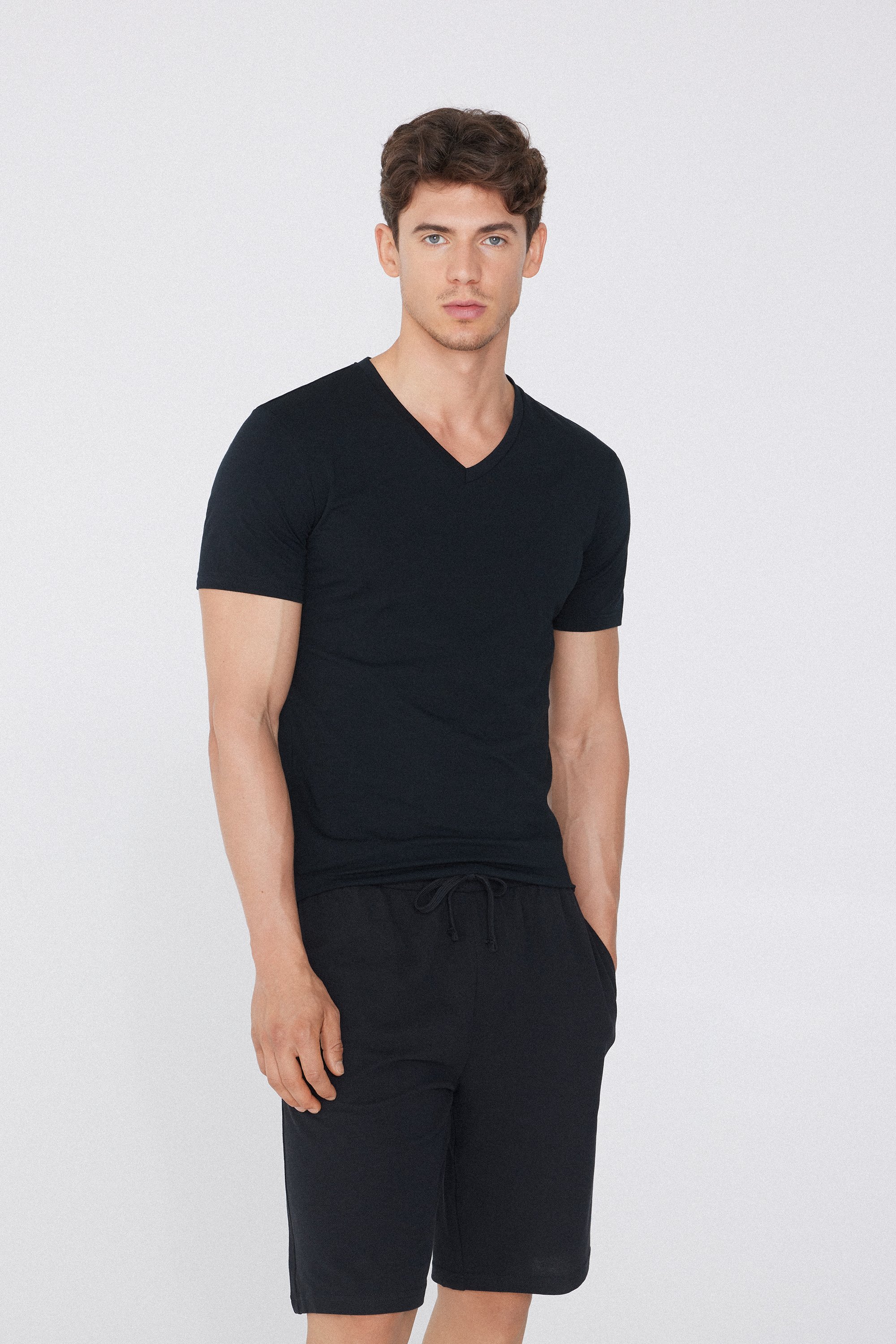 V-Neck T-Shirt in Organic Stretch Cotton
