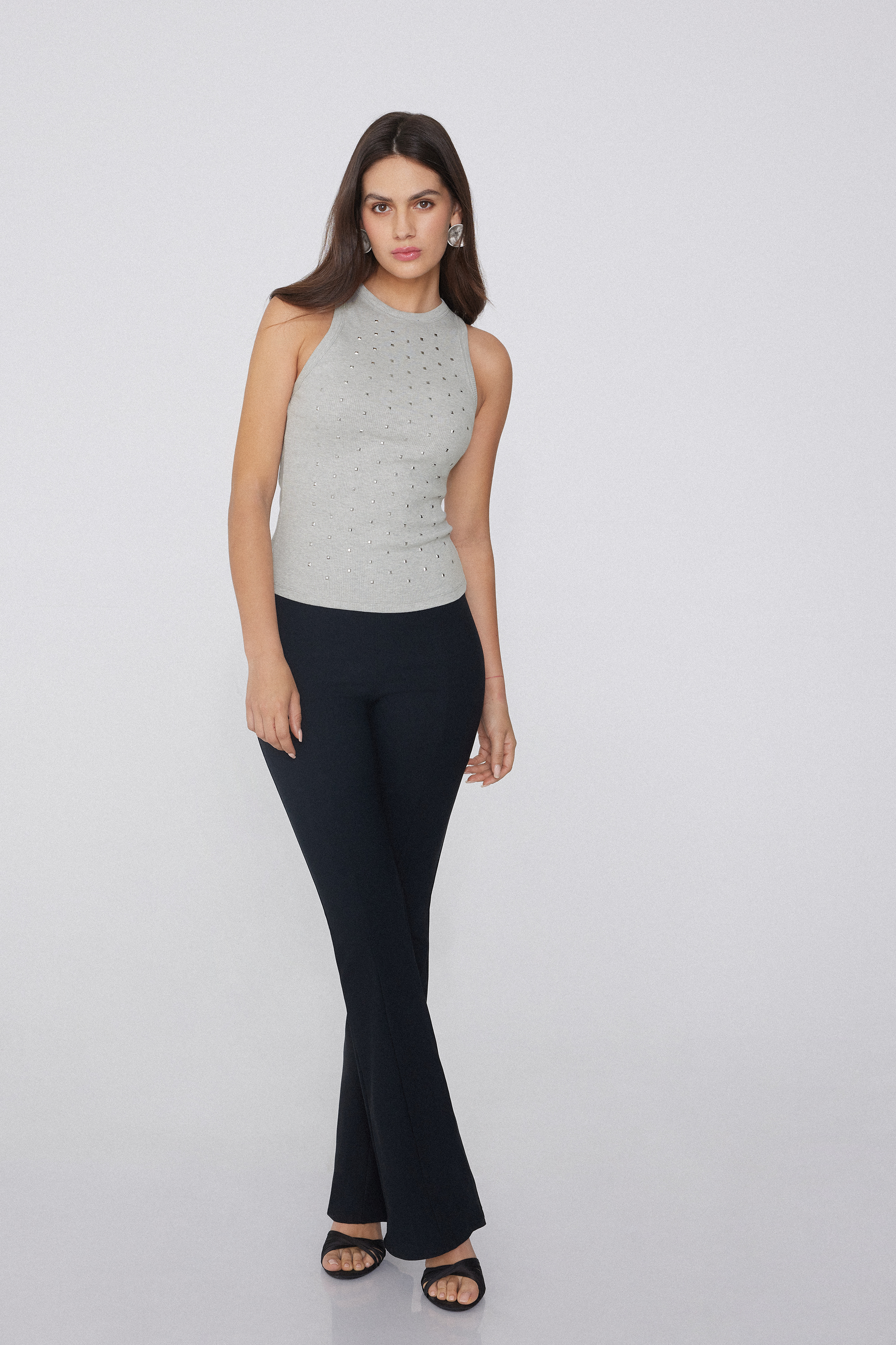 Žebrovan&eacute; T&iacute;lko s V&yacute;střihem ke Krku s Cvočky