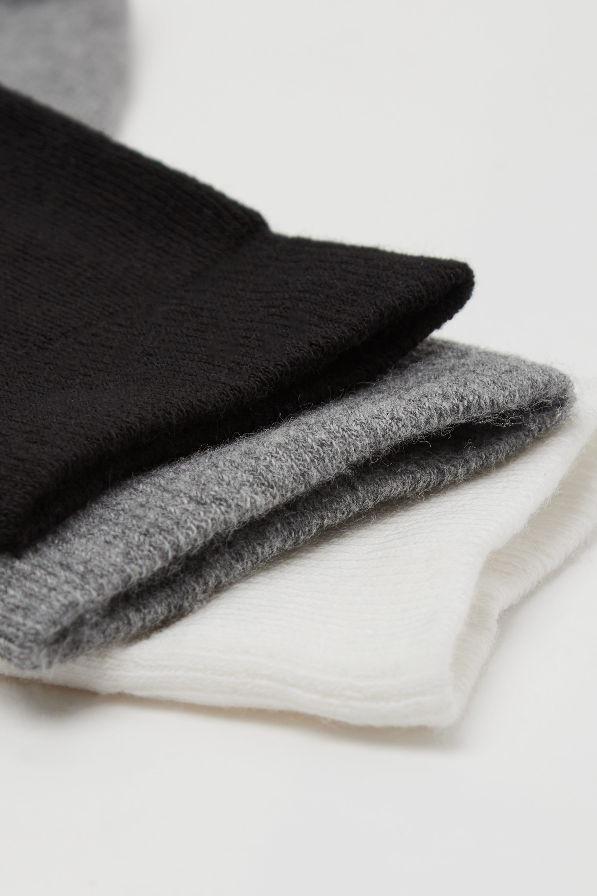 3 Pairs of Women&rsquo;s Thermal Cotton Crew Socks