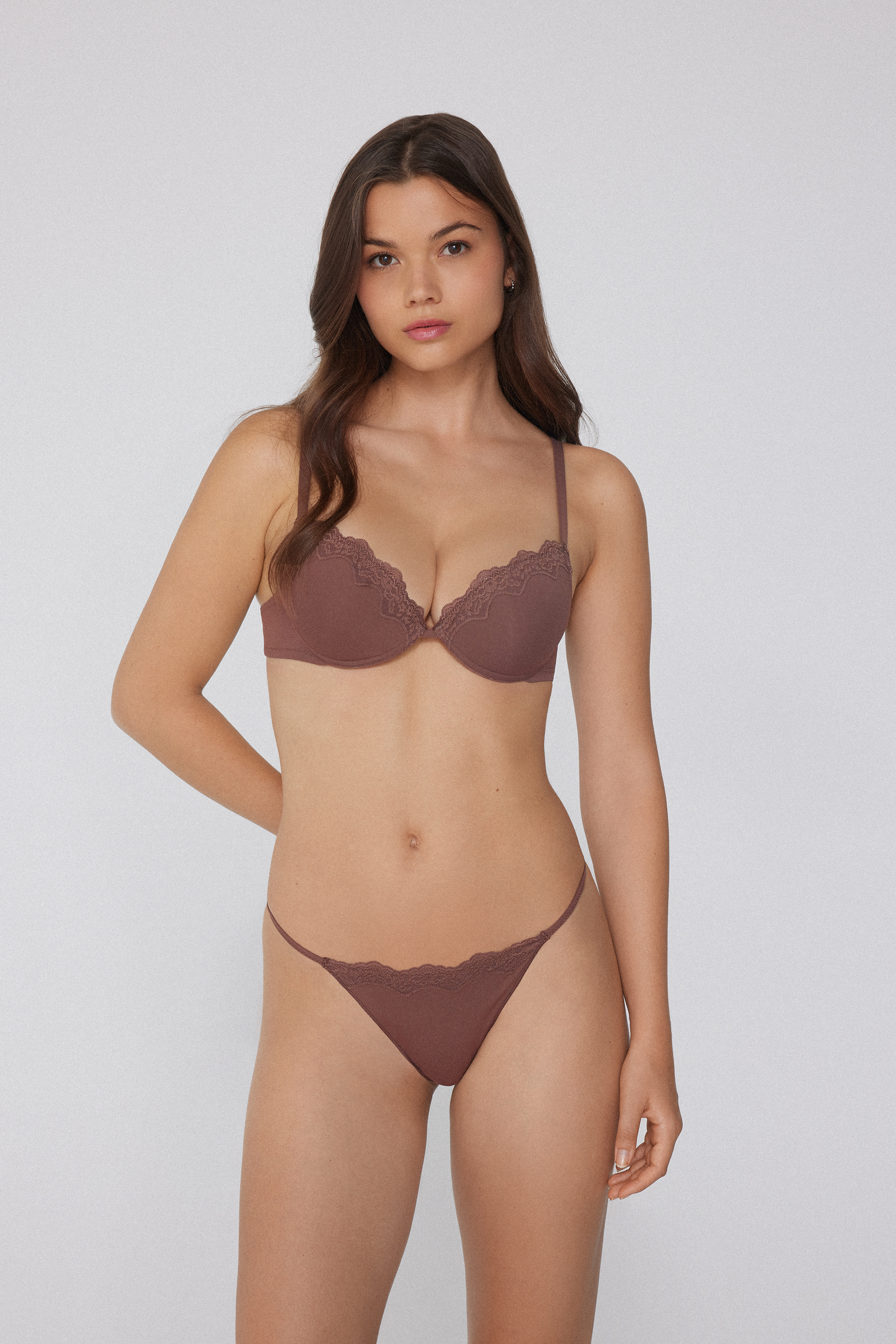 String mit Seitenband im Tanga-Stil Light Touch