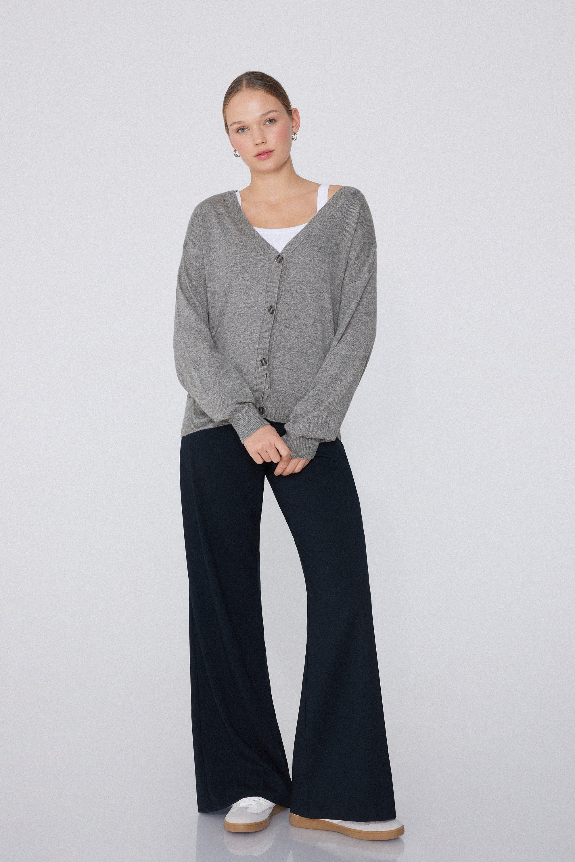 Langarm-Cardigan mit Kn&ouml;pfen und Wolle