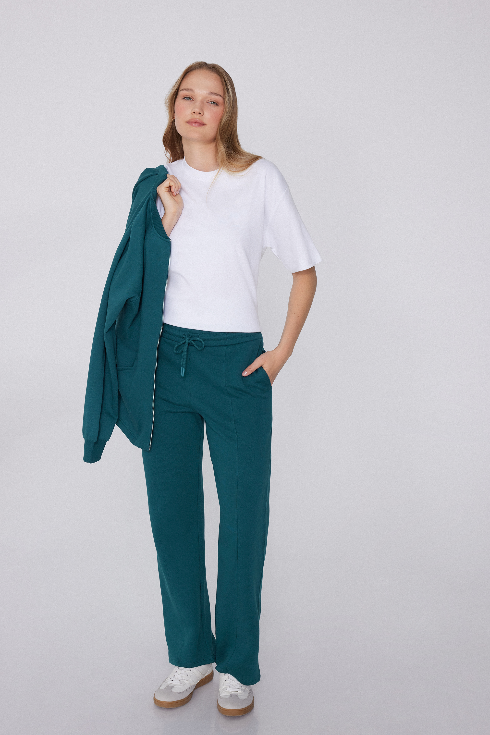 Spodnie Dresowe Typu Palazzo ze Szwami i Troczkiem